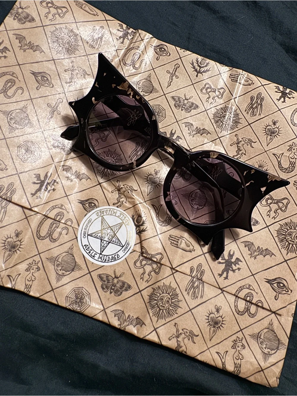 *RARE* Adele Mildred Black Tortie Batwing Sunnies
